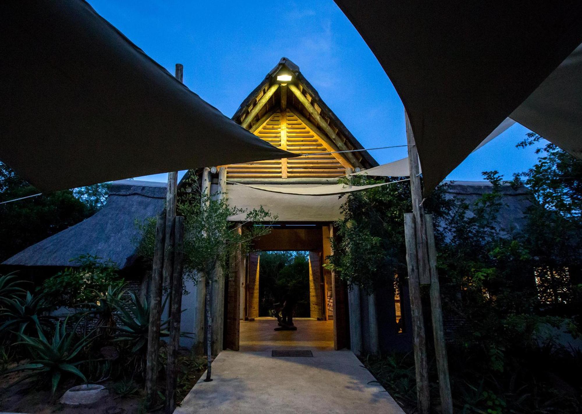 Royal Thonga Safari Lodge by Dream Resorts Sihangwane Bagian luar foto